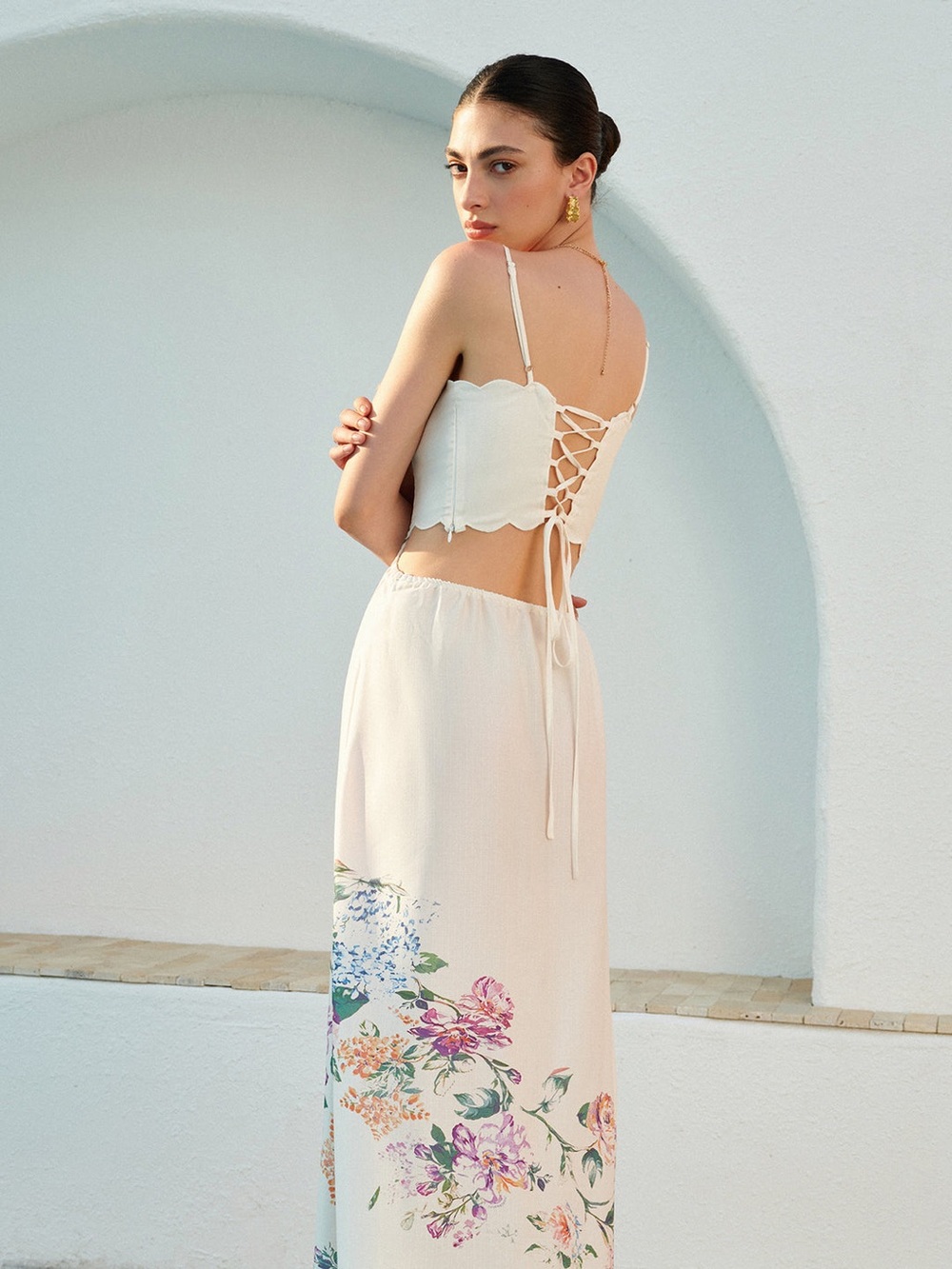 Commense Floral Print Lace-Up Back Sleeveless Dress - Picture 5 of 15